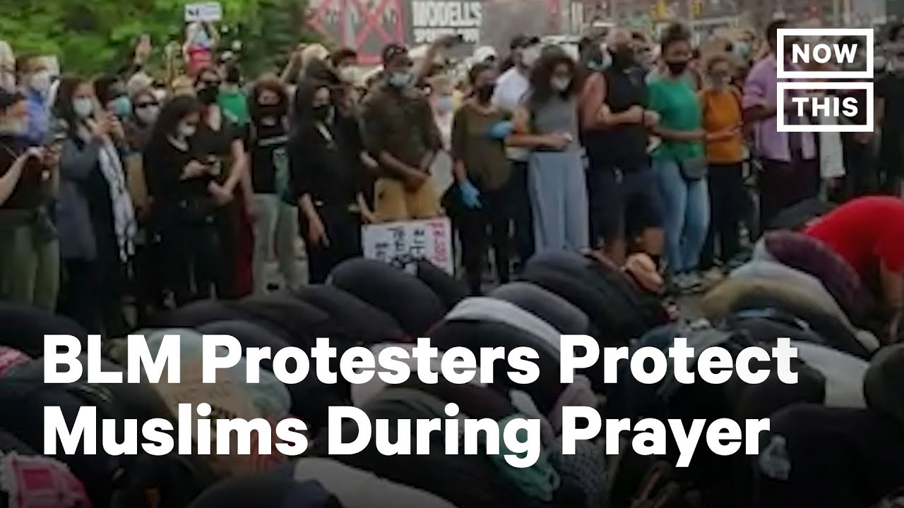 Protesters Make Room for Muslim Prayers During BLM March